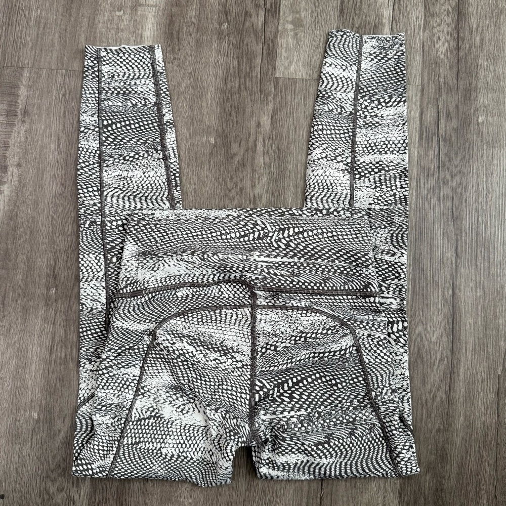 Lululemon Fast & Free 7/8 Leggings Size 4 Nulux Snake Print Running Yoga Pants - Picture 5 of 8